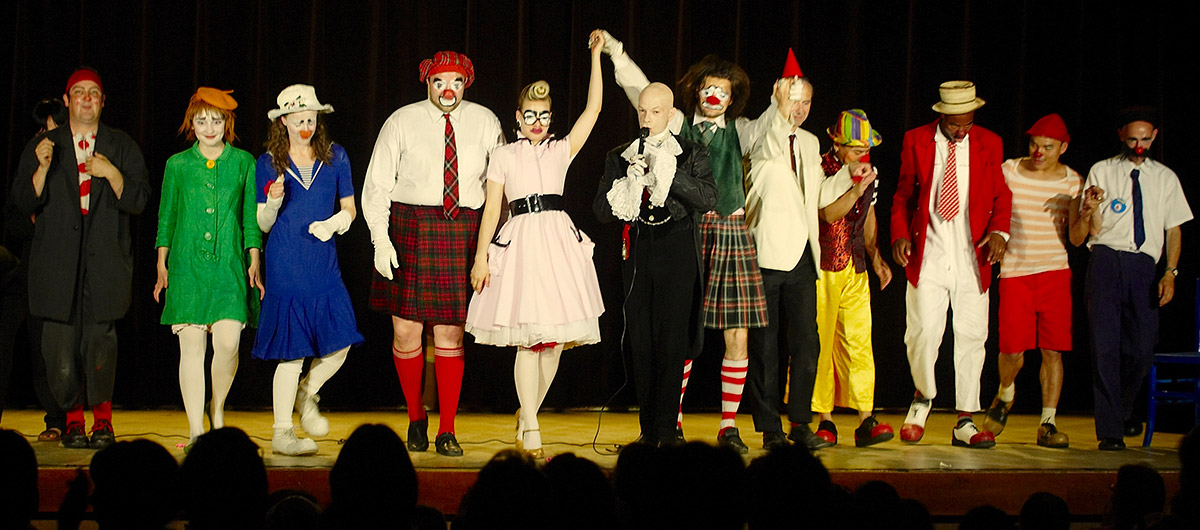 tgcmc-spectacle-caravane-des-clowns-1200.jpg